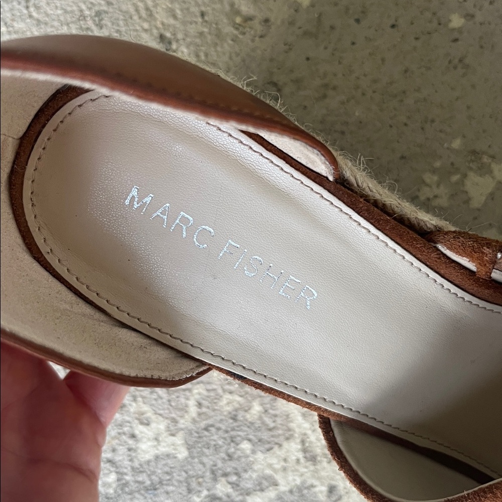 Worn once Marc Fisher brown and Cream sandals - Picture 2 of 16